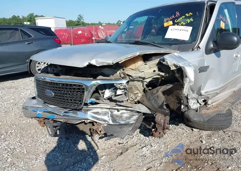 2002 Ford Expedition Xlt z USA, uszkodzony, nr VIN 1FMRU15W62LA06011